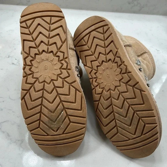 AZALEA WANG Gorgeous Blinged out UGG style boot size 8 NWOB - Picture 9 of 10